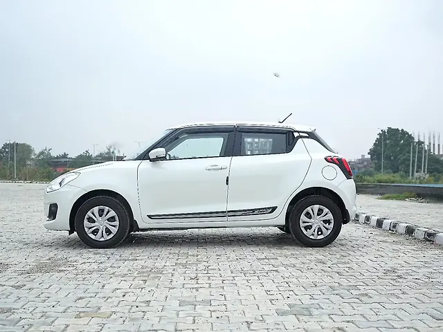 Used Maruti Suzuki Swift [2021-2024] VXi AMT in Jalandhar