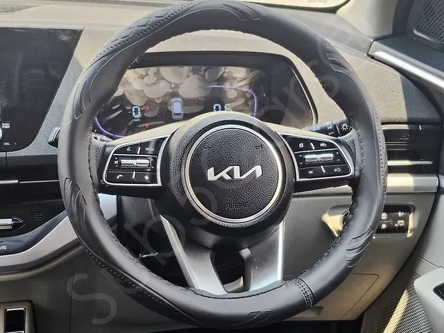 Used Kia Carens [2022-2023] Prestige Plus 1.4 Petrol DCT 7 STR in Hyderabad
