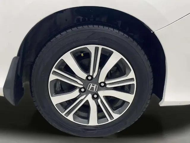 Used Honda City 4th Generation V CVT Petrol [2017-2019] in Ahmedabad