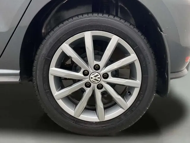 Used Volkswagen Polo Highline Plus 1.0L TSI in Hyderabad
