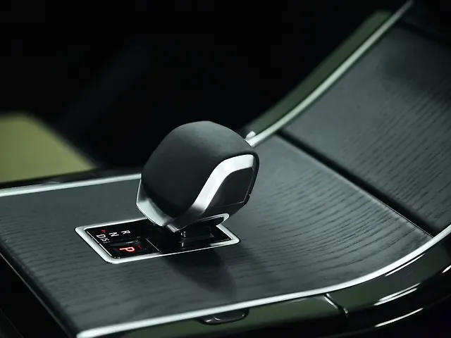 Used Land Rover Range Rover Velar HSE Dynamic 2.0 Diesel in Chennai