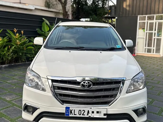 Used 2013 Toyota Innova in Kollam