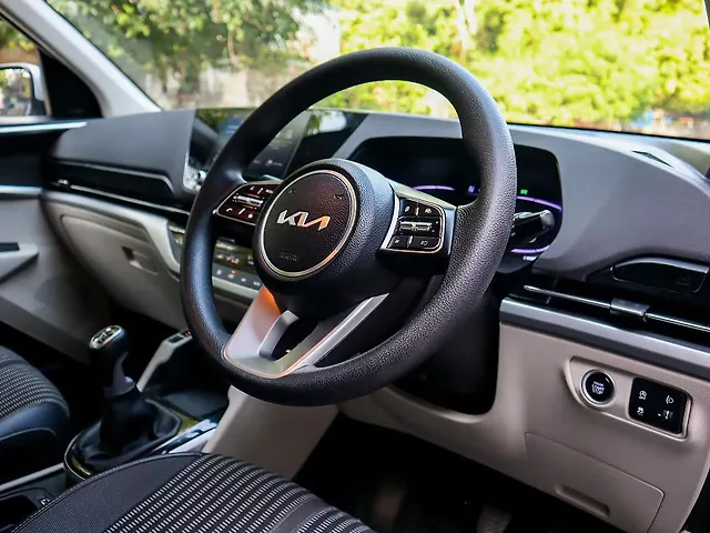 Used Kia Carens [2022-2023] Prestige Plus 1.4 Petrol MT 7 STR in Delhi