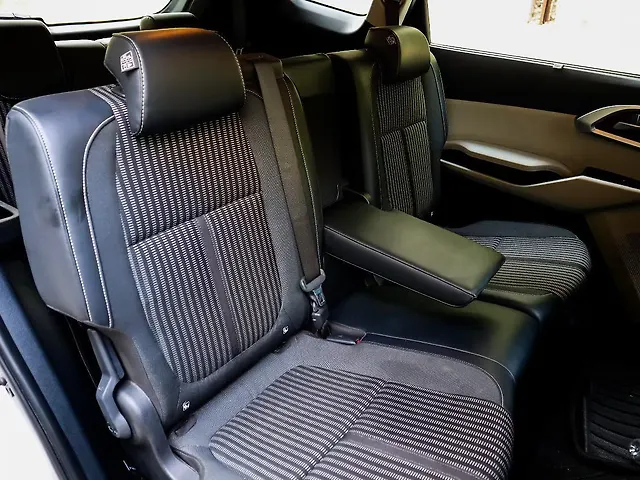 Used Kia Carens [2022-2023] Prestige Plus 1.4 Petrol MT 7 STR in Delhi