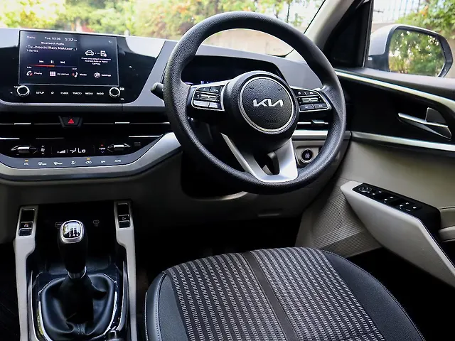 Used Kia Carens [2022-2023] Prestige Plus 1.4 Petrol MT 7 STR in Delhi