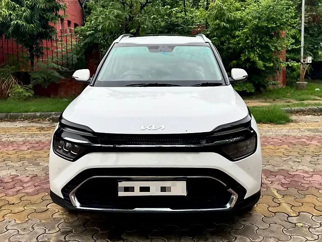 Used 2022 Kia Carens in Delhi