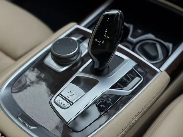Used BMW 7 Series [Import Pre-2007] 730d Sedan in Delhi