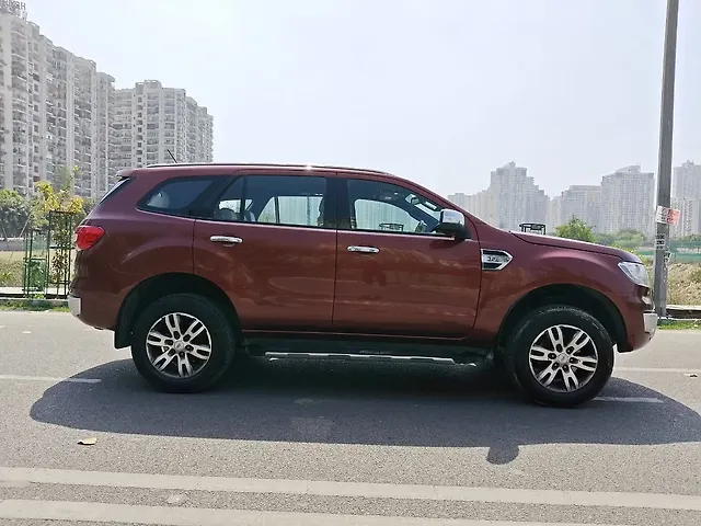 Used Ford Endeavour [2016-2019] Titanium 3.2 4x4 AT in Noida