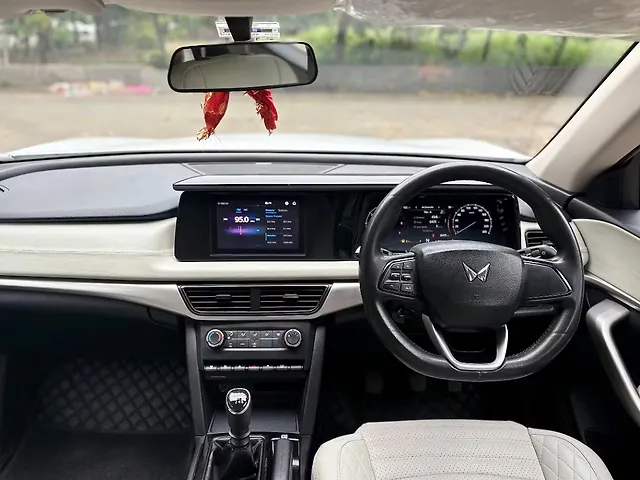Used Mahindra XUV700 MX Diesel MT 5 STR [2021] in Delhi