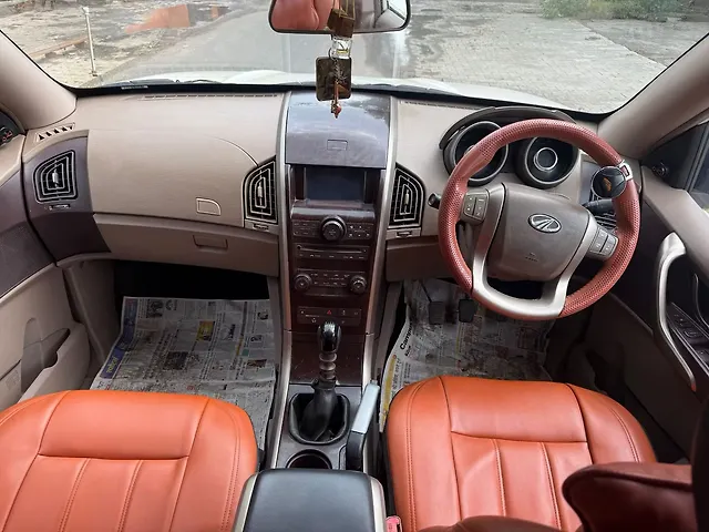 Used Mahindra XUV500 [2015-2018] W8 [2015-2017] in Agra