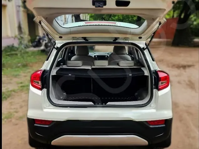 Used Mahindra XUV300 [2019-2024] W8 (O) 1.2 Petrol AMT in Hyderabad