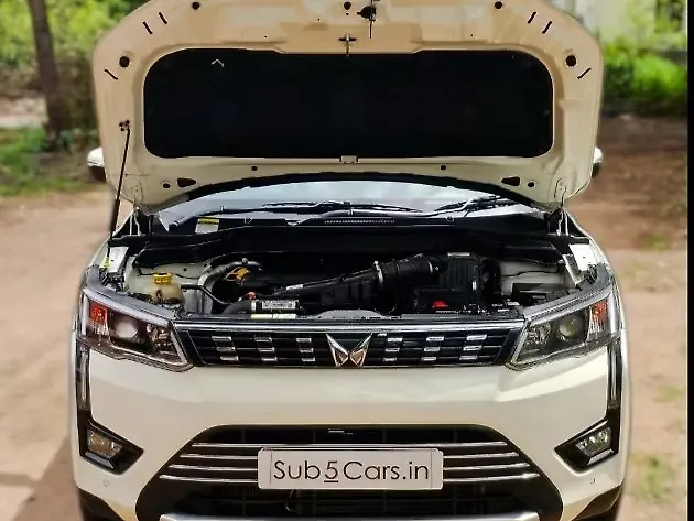 Used Mahindra XUV300 [2019-2024] W8 (O) 1.2 Petrol AMT in Hyderabad