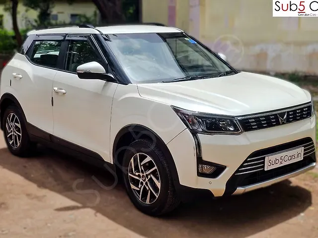 Used Mahindra XUV300 [2019-2024] W8 (O) 1.2 Petrol AMT in Hyderabad