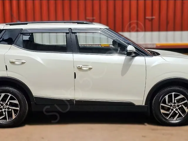 Used Mahindra XUV300 [2019-2024] W8 (O) 1.2 Petrol AMT in Hyderabad