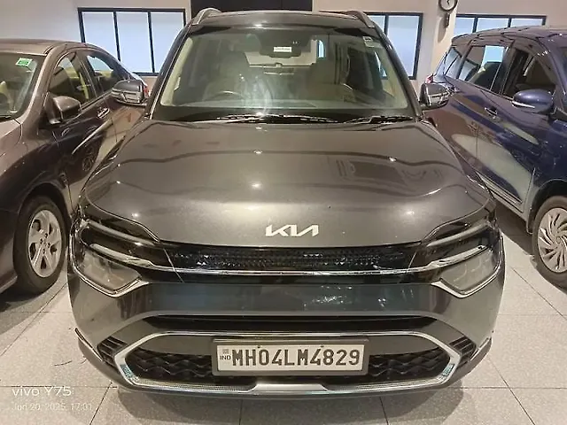 Used 2023 Kia Carens in Mumbai