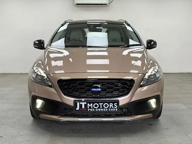Used 2015 Volvo V40 Cross Country in Pune