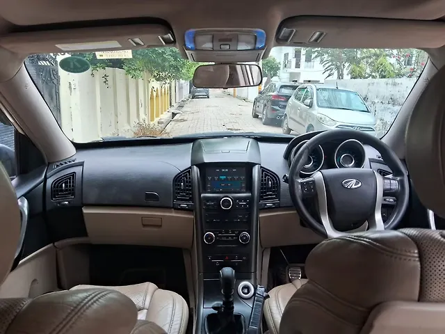 Used Mahindra XUV500 [2015-2018] W10 AWD in Lucknow