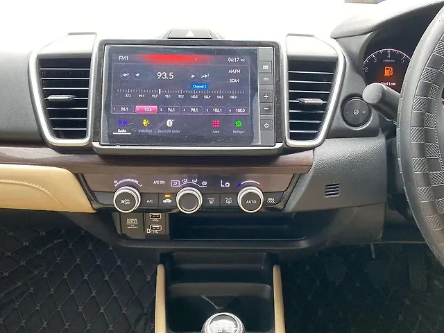 Second Hand 2022 Honda City 4th Generation ZX Petrol for sale at