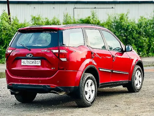 Used Mahindra XUV500 W7 [2018-2020] in Surat