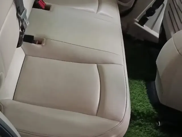 Used Mahindra XUV300 [2019-2024] W8 (O) 1.2 Petrol in Lucknow
