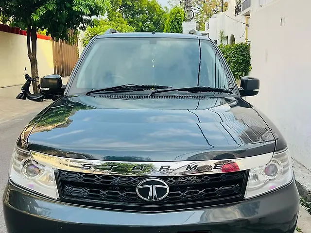Used 2016 Tata Safari in Lucknow