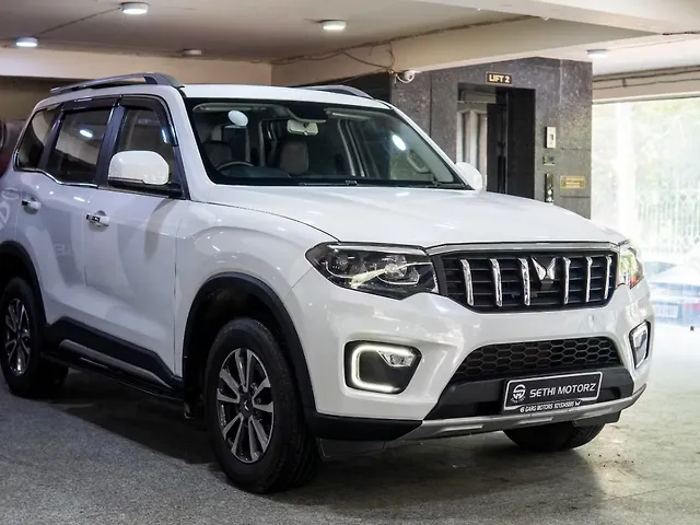 Used Mahindra Scorpio N Z8 Diesel AT 2WD 7 STR in Delhi