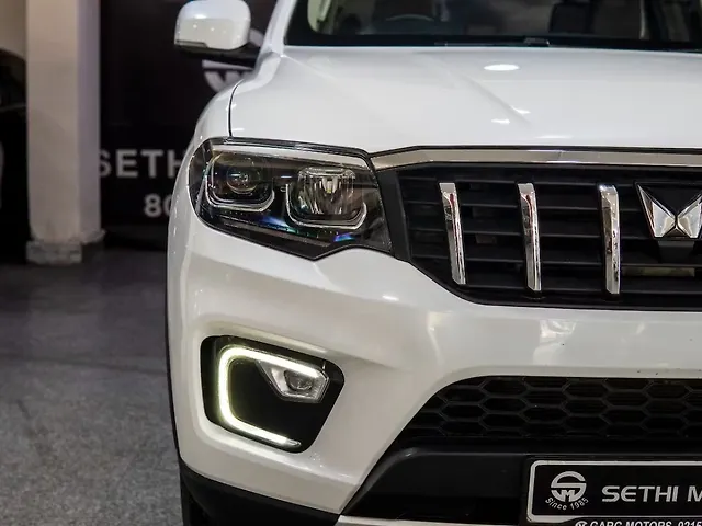 Used Mahindra Scorpio N Z8 Diesel AT 2WD 7 STR in Delhi