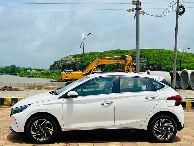 Used Hyundai i20 [2020-2023] Sportz 1.2 IVT [2020-2023] in Mumbai
