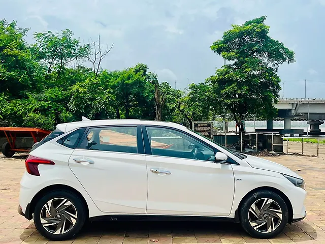 Used Hyundai i20 [2020-2023] Sportz 1.2 IVT [2020-2023] in Mumbai