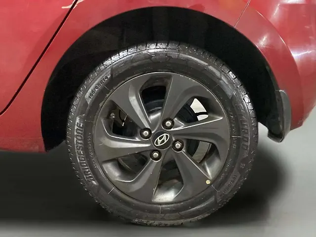 Used Hyundai Grand i10 Sportz 1.2 Kappa VTVT Dual Tone in Mumbai