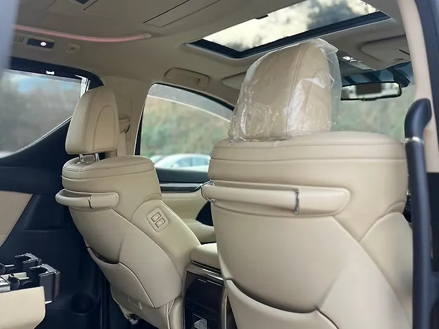 Used Toyota Vellfire VIP – Executive Lounge in Mumbai