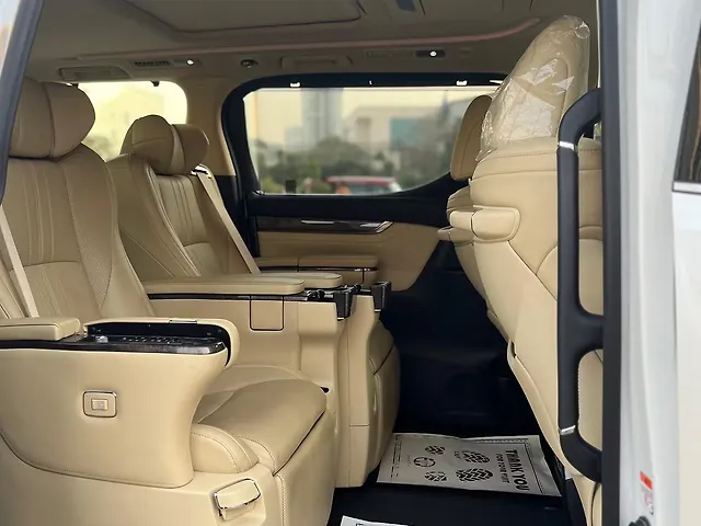 Used Toyota Vellfire VIP – Executive Lounge in Mumbai