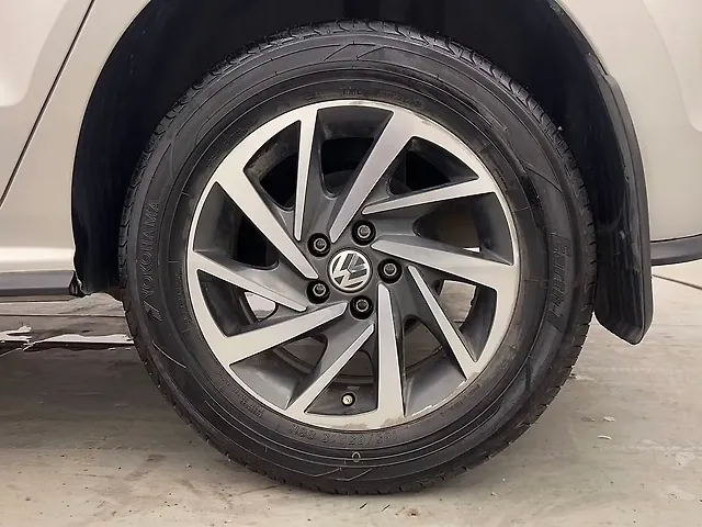 Used Volkswagen Polo Comfortline Plus 1.0L MPI in Chennai