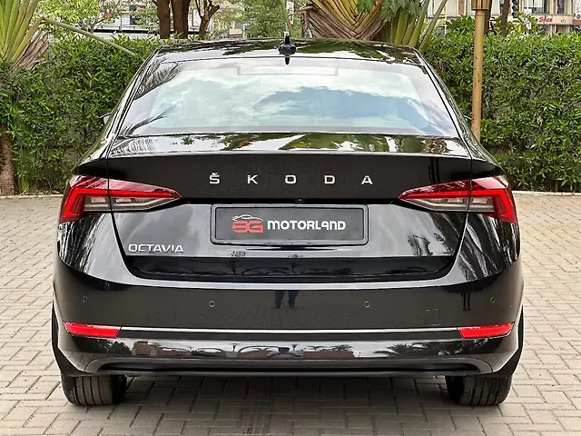 Used Skoda Octavia L&K 2.0 in Surat