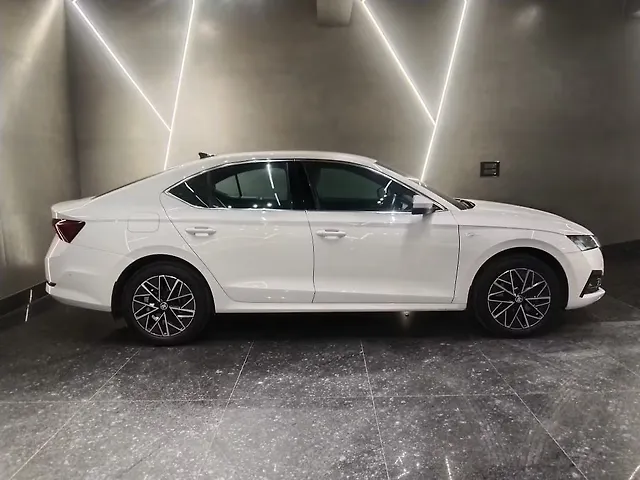 Used Skoda Octavia L&K 2.0 in Delhi