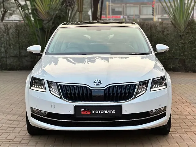 Used 2019 Skoda Octavia in Surat
