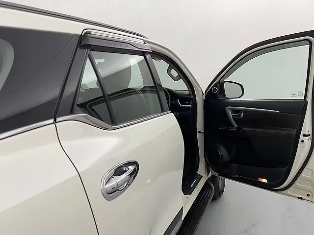 Used Toyota Fortuner [2016-2021] 2.8 4x2 AT [2016-2020] in Lucknow