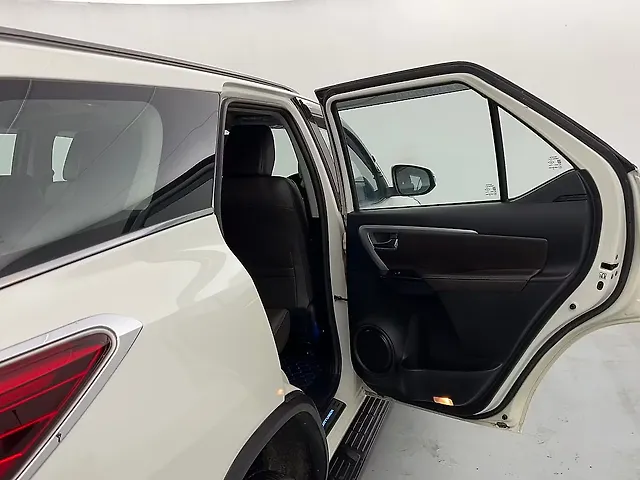 Used Toyota Fortuner [2016-2021] 2.8 4x2 AT [2016-2020] in Lucknow