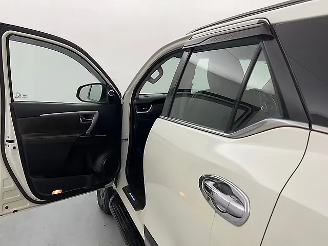 Used Toyota Fortuner [2016-2021] 2.8 4x2 AT [2016-2020] in Lucknow