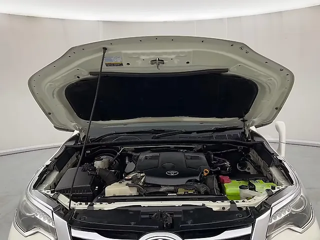 Used Toyota Fortuner [2016-2021] 2.8 4x2 AT [2016-2020] in Lucknow