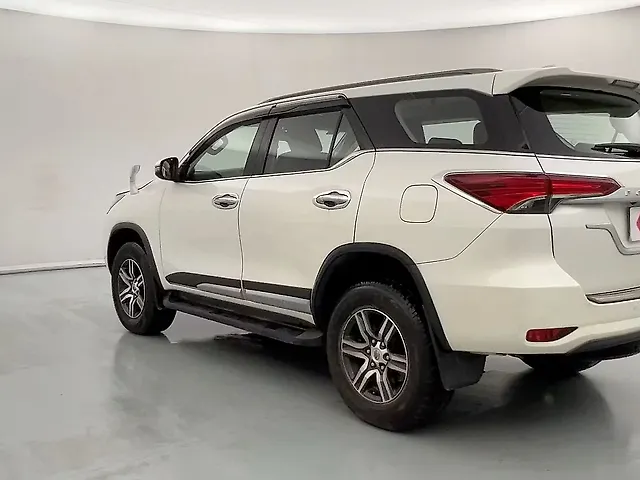 Used Toyota Fortuner [2016-2021] 2.8 4x2 AT [2016-2020] in Lucknow