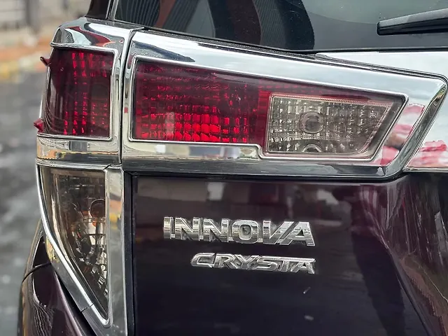 Used Toyota Innova Crysta [2016-2020] 2.4 G 8 STR [2016-2017] in Kolkata