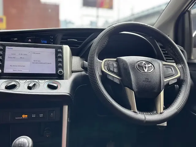 Used Toyota Innova Crysta [2016-2020] 2.4 G 8 STR [2016-2017] in Kolkata