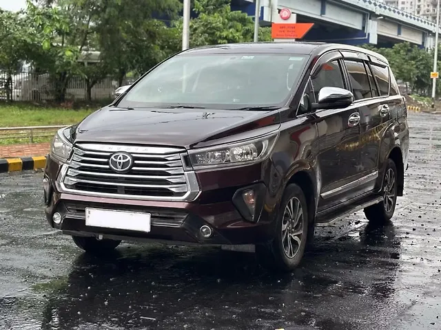 Used Toyota Innova Crysta [2016-2020] 2.4 G 8 STR [2016-2017] in Kolkata