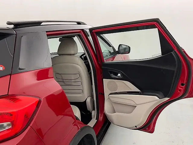 Used Mahindra XUV300 [2019-2024] W8 (O) 1.5 Diesel [2020] in Lucknow