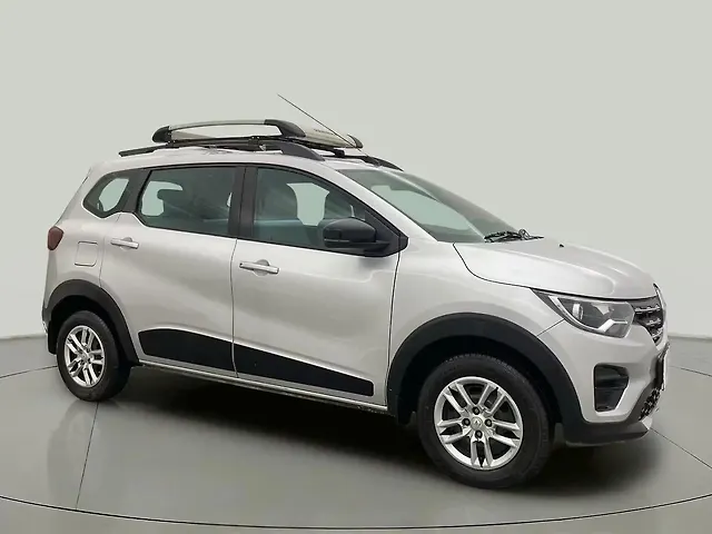 Used 2022 Renault Triber in Pune