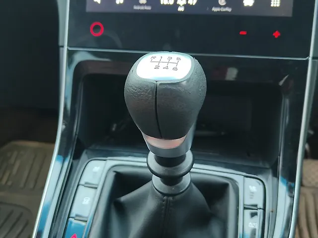 Used MG Hector Plus Sharp Pro 1.5 Turbo Petrol MT 6 STR [2023] in Hyderabad