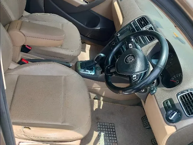Used Volkswagen Vento [2015-2019] Highline Plus 1.2 (P) AT 16 Alloy in Jaipur