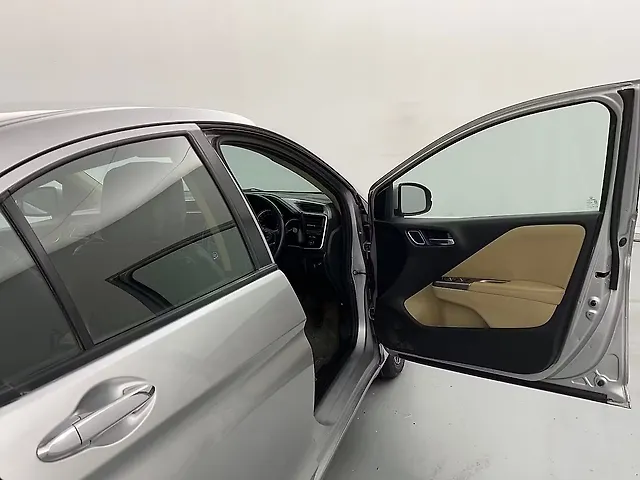 Used Honda City 4th Generation VX Petrol in Lucknow