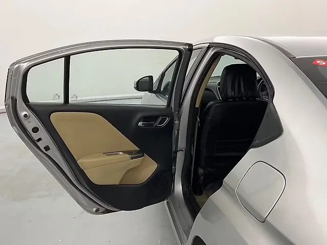 Used Honda City 4th Generation VX Petrol in Lucknow
